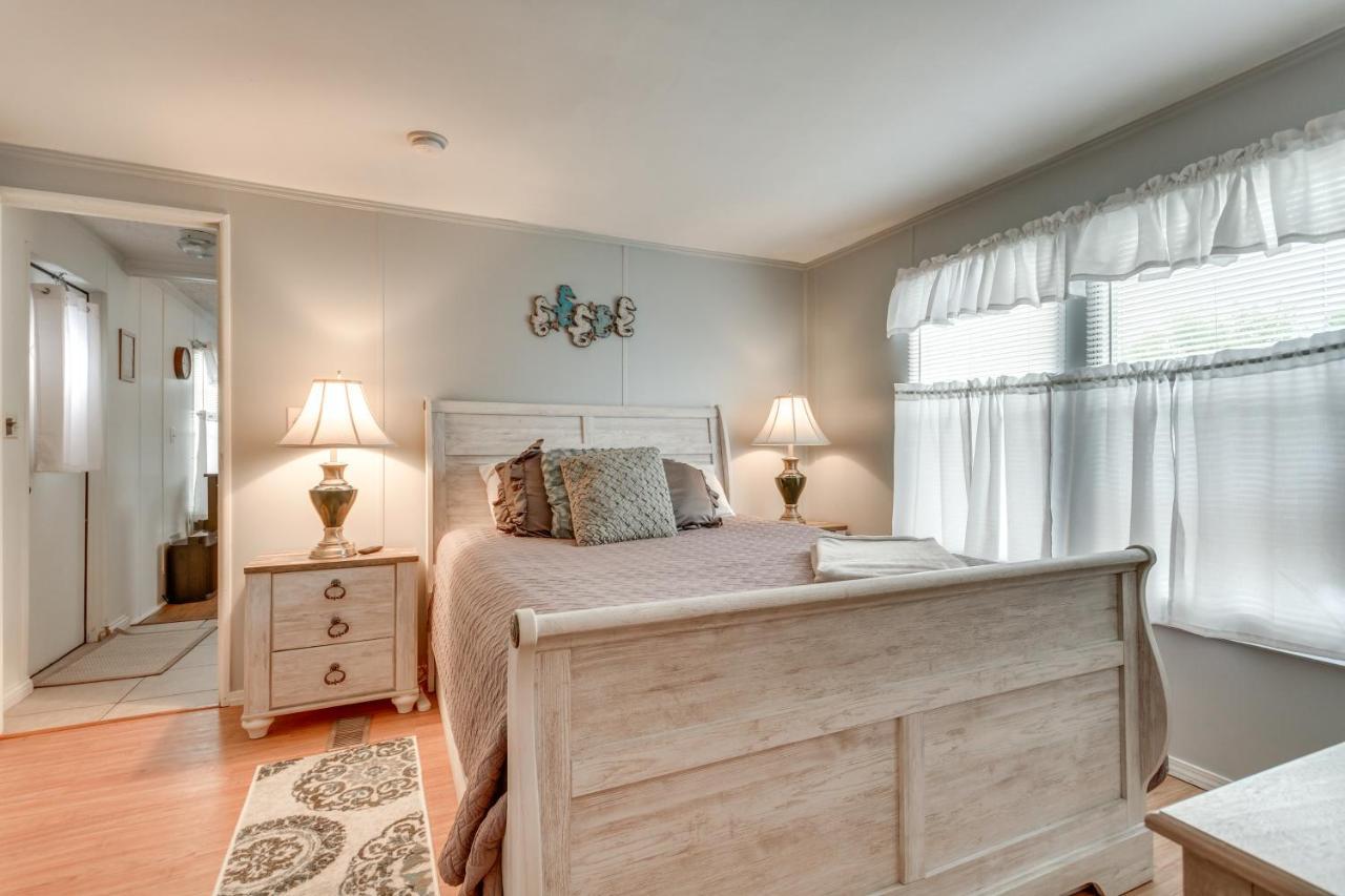 Bright Pensacola Home With Backyard - Pets Welcome! Exteriör bild